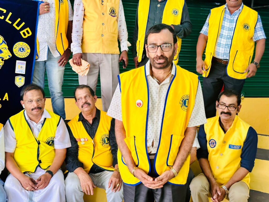 Photo of 17th Day of Lions Manna Hunger Free City at Thrissur by Lions Club of Trithala.Lions club project,
Lions Club India, Lions Club International, Lion Club Kerala.Featured by www.jamesvalappila.com and authored by Lion James Valappila PMJF
