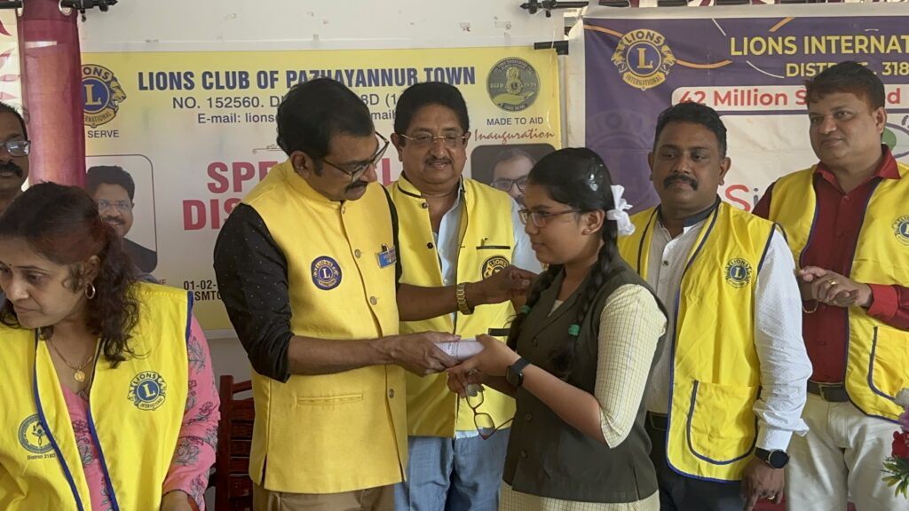 Photo of Spectacle Distribution by Lions Club of Pazhayannur as a part of Lions Sight For Kids.Lions Club India, Lions Club International, Lion Club Kerala.Featured by www.jamesvalappila.com and authored by Lion James Valappila PMJF