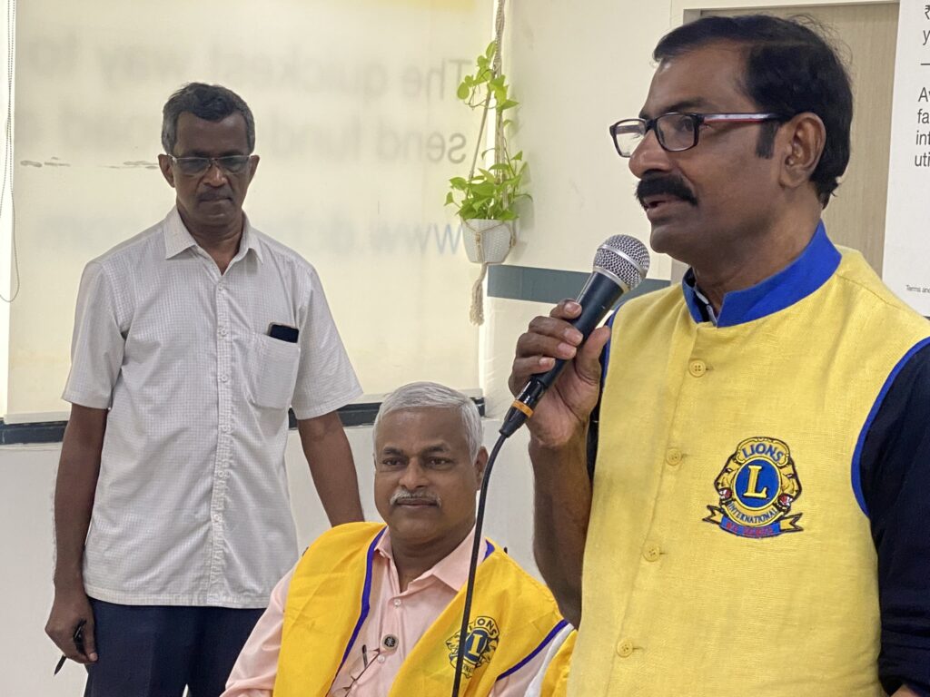 Photo of Lions Blood Donation camp by lions club of thrissur eastfort.
Lions Club India, Lions Club International, Lion Club Kerala.Featured by www.jamesvalappila.com and authored by Lion James Valappila PMJF