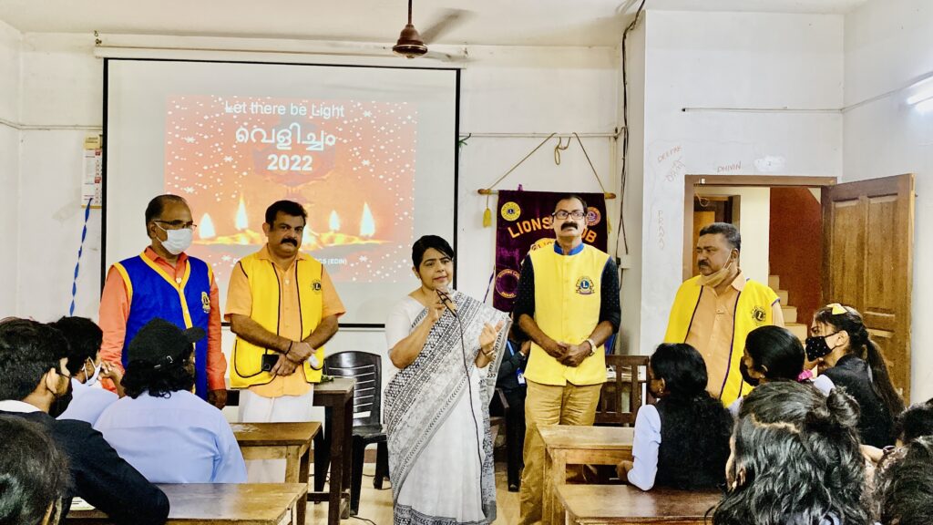 Photo of Lions World Glaucoma Week observed by Lions Club of Vatanappally as a part of the Lions Vision Project.Lion Club Kerala.Featured by www.jamesvalappila.com and authored by Lion James Valappila PMJF