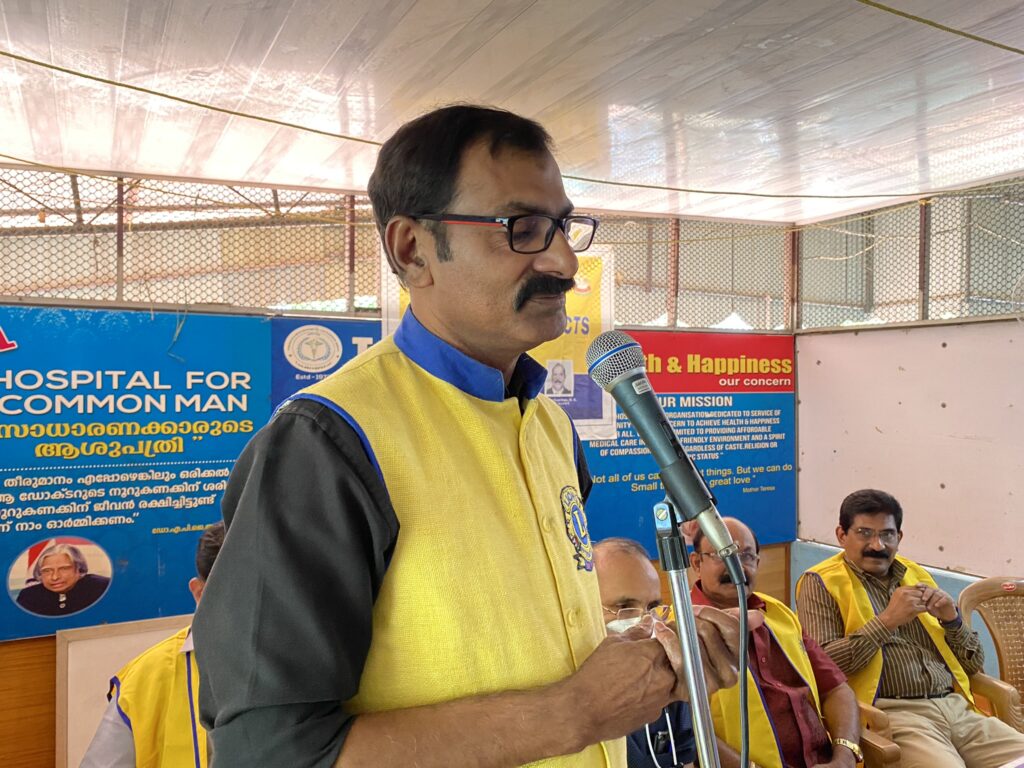 Photo of Lions Club Eye Camp as a part of Lions Vision Project by Lions Club of Vengitangu Central at Vengitanku Panchayath Hall.Lion Club Kerala.Featured by www.jamesvalappila.com and authored by Lion James Valappila PMJF