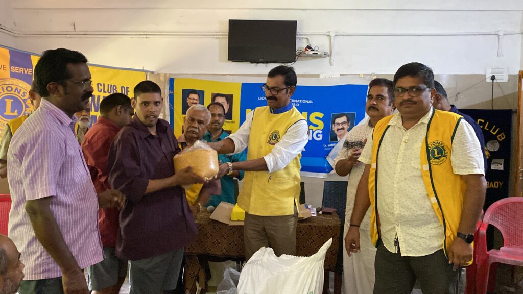 Photo of Lions Club of Vilwadri Pambady celebrated the 1200th Lions Relieving Hunger ProjectLion Club Kerala.Featured by www.jamesvalappila.com and authored by Lion James Valappila PMJF