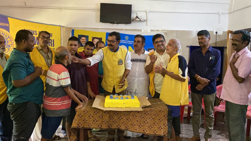 Photo of Lions Club of Vilwadri Pambady celebrated the 1200th Lions Relieving Hunger ProjectLion Club Kerala.Featured by www.jamesvalappila.com and authored by Lion James Valappila PMJF
