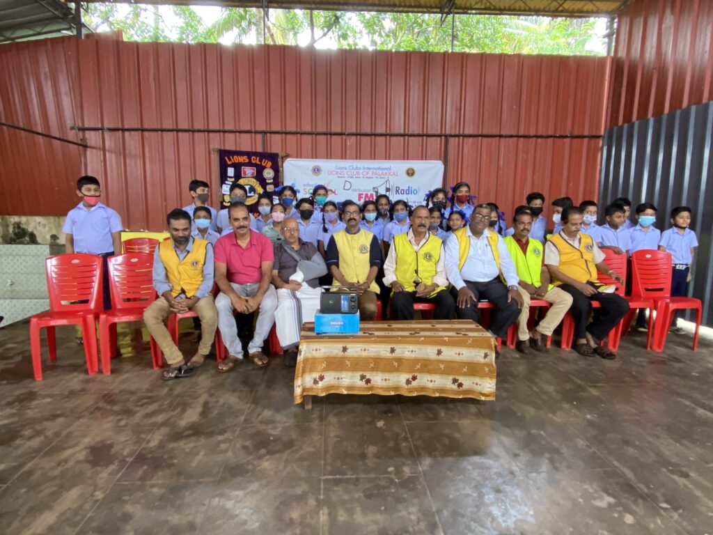 Photo of Lions FM Radio Donation in schools as a part of Lions Adoption of School by Lions Club of Palakkal.Lion Club Kerala.Featured by www.jamesvalappila.com and authored by Lion James Valappila PMJF.Lions Club Project ,District 318d,Lions District 318d, Lions Club India Lions Club India, Lions Club Kerala, Lions Club Activities Project, Lions Childhood Cancer Project, Lions Club Environment Project, Lions Vision Project