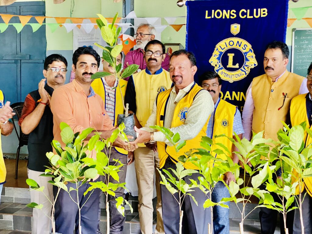 Photo of Lions Fruit Trees Distribution as a part of Lions Environment Project at St. Antony's U.P. School Kodannur by Lions Club of Kodannur.Lion Club Kerala.Featured by www.jamesvalappila.com and authored by Lion James Valappila PMJF
