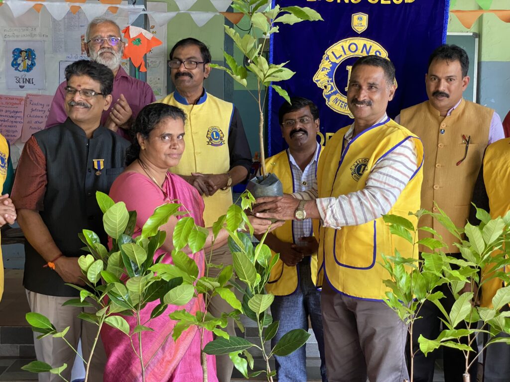 Photo of Lions Fruit Trees Distribution as a part of Lions Environment Project at St. Antony's U.P. School Kodannur by Lions Club of Kodannur.Lion Club Kerala.Featured by www.jamesvalappila.com and authored by Lion James Valappila PMJF