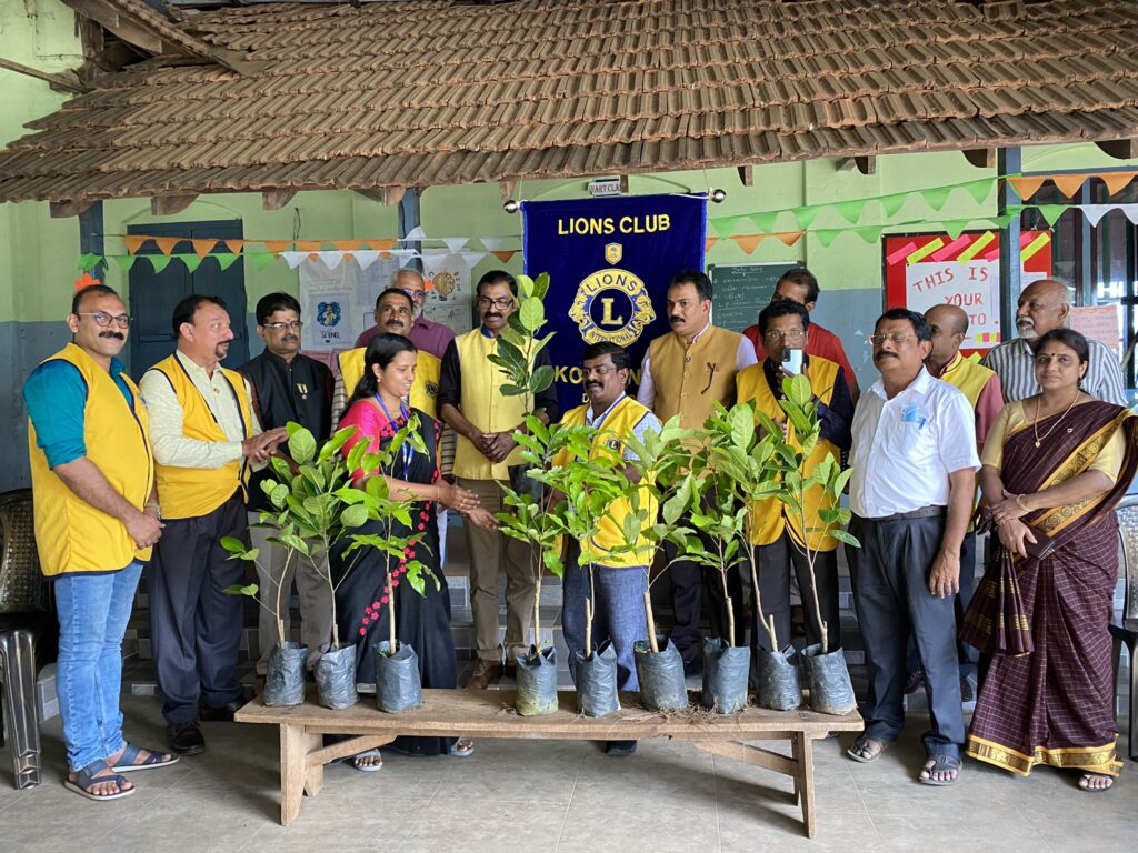 Photo of Lions Fruit Trees Distribution as a part of Lions Environment Project at St. Antony's U.P. School Kodannur by Lions Club of Kodannur.Lion Club Kerala.Featured by www.jamesvalappila.com and authored by Lion James Valappila PMJF