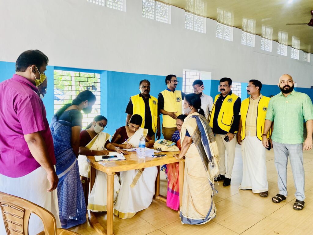Photo of Lions Eye Camp by Lions Club of Trichur Central as a part of Lions Vision Project.Lion Club Kerala.Featured by www.jamesvalappila.com and authored by Lion James Valappila PMJF