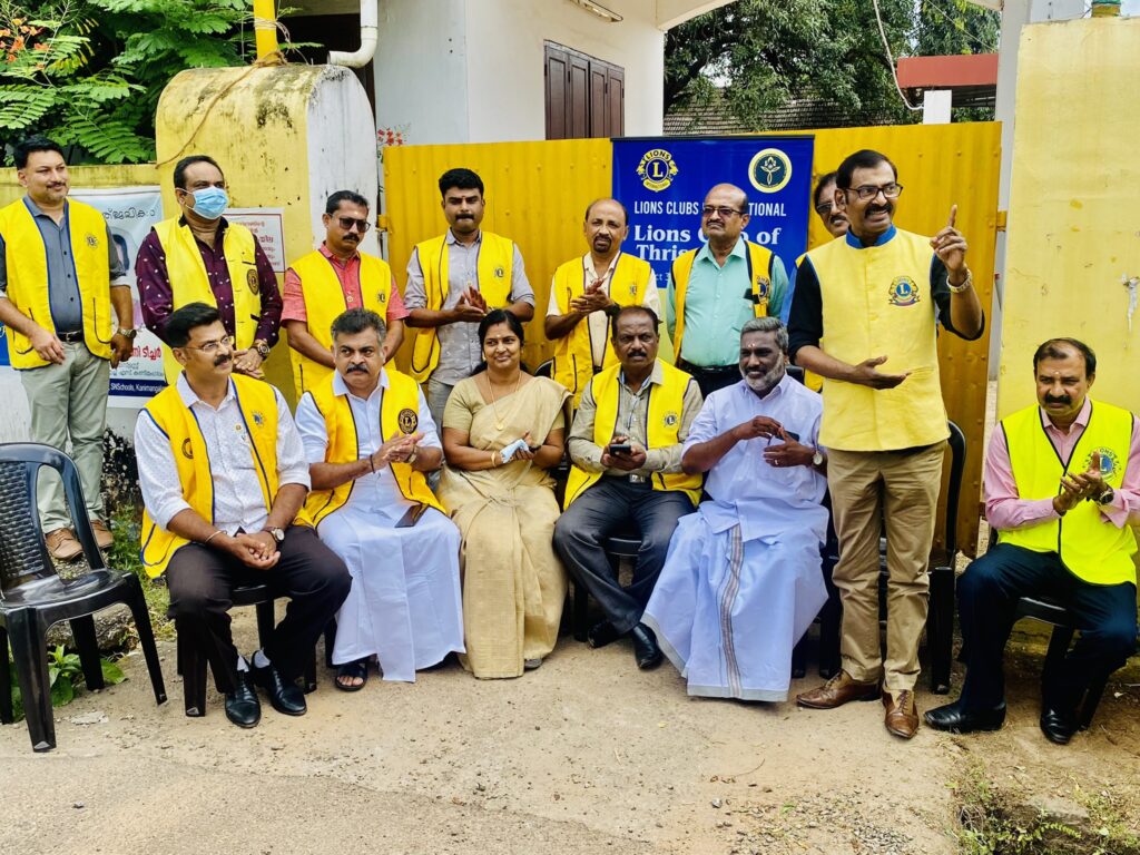 Photo of Lions Convex Mirror Installation as a part of Lions Noble Cause Project by Lions Club of Thrissur City.Lion Club Kerala.Featured by www.jamesvalappila.com and authored by Lion James Valappila PMJF