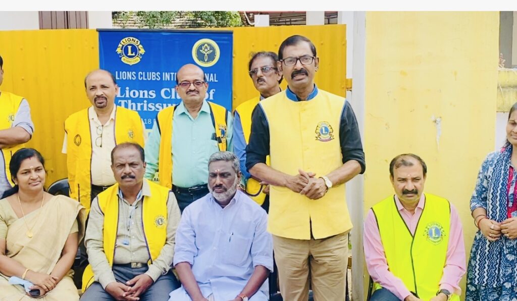 Photo of Lions Convex Mirror Installation as a part of Lions Noble Cause Project by Lions Club of Thrissur City.Lion Club Kerala.Featured by www.jamesvalappila.com and authored by Lion James Valappila PMJF