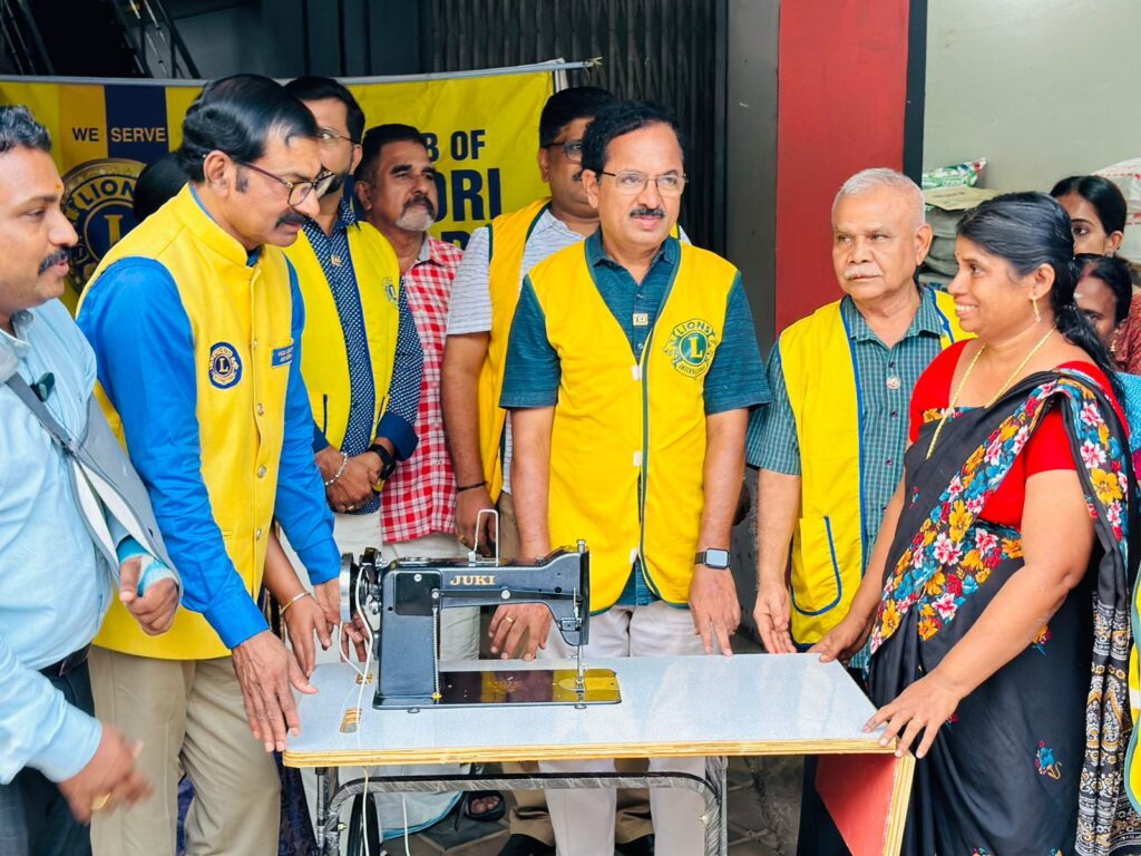 Photo of Lions Club Water tank donation, Lions Club Sewing Machine donation, and Lions Support for Cancer & Kidney patients by Lions Club of Vilwadri Pambady as Lions Club Kerala Services.Lion Club Kerala.Featured by www.jamesvalappila.com and authored by Lion James Valappila PMJF