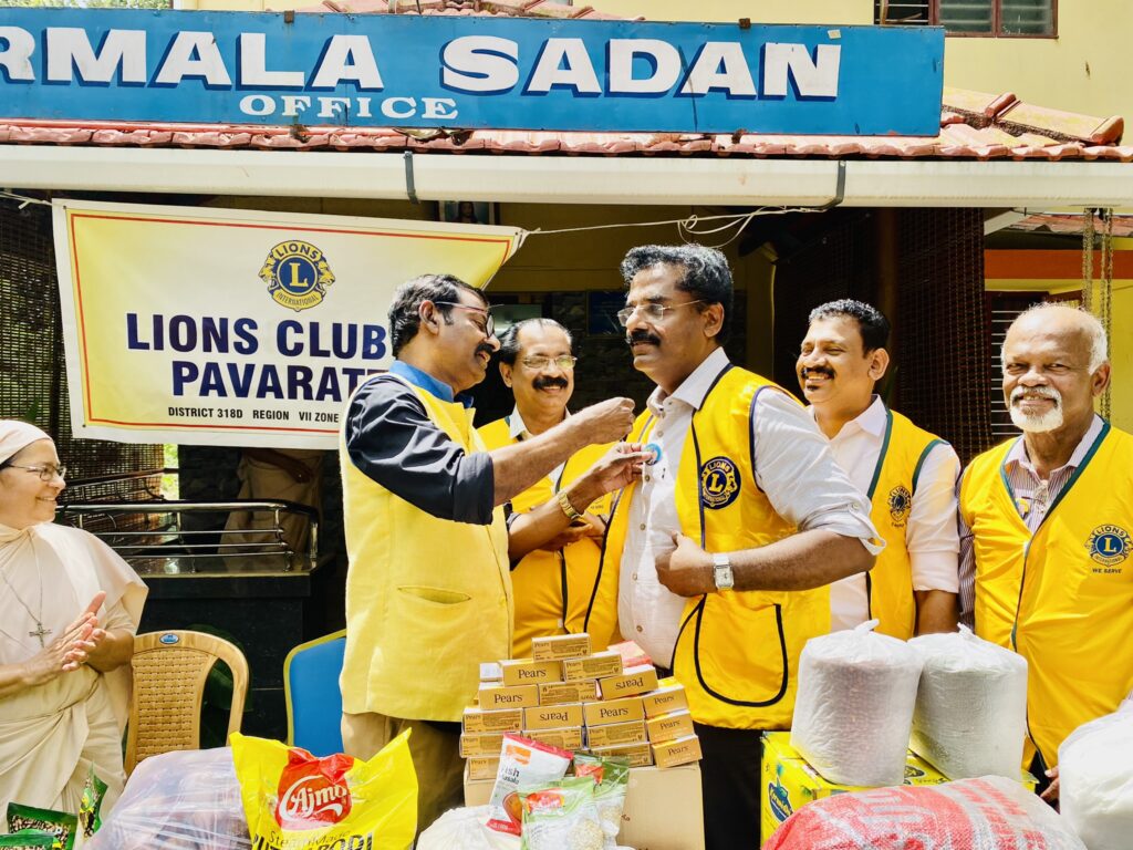 Photo of Lions Hunger Project at Nirmala Sadan .Lion Club Kerala.Featured by www.jamesvalappila.com and authored by Lion James Valappila PMJF