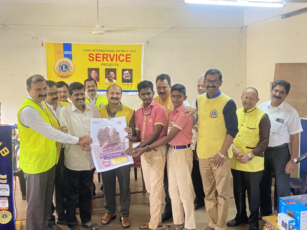 The Lions Club of Rajadhani Thrissur adoption a school, distributing computers as part of the Lions Club Project, guided by Lion James Valappila PMJF, District 318D..Lion Club Kerala.Featured by www.jamesvalappila.com and authored by Lion James Valappila PMJF
Lions Club Project ,District 318d,Lions District 318d,
Lions Club India
Lions Club India,
Lions Club Kerala,
Lions Club Activities Project,Lions Childhood Cancer Project,
Lions Club Environment Project,
Lions Vision Project