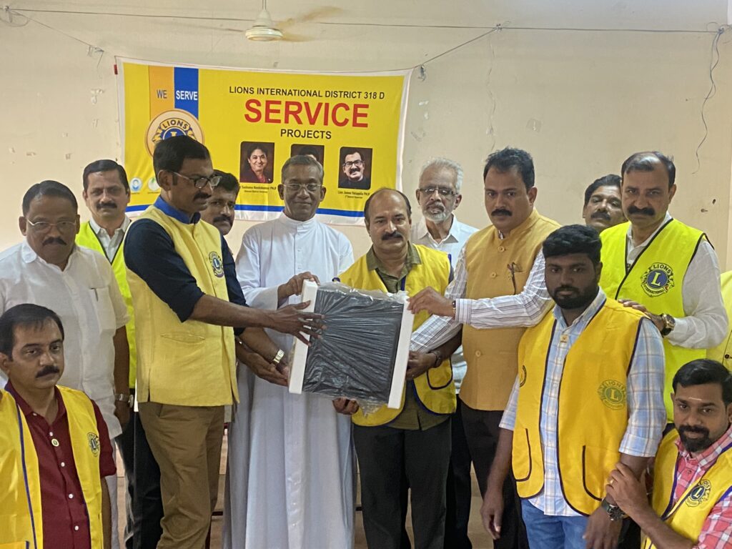 The Lions Club of Rajadhani Thrissur adoption a school, distributing computers as part of the Lions Club Project, guided by Lion James Valappila PMJF, District 318D..Lion Club Kerala.Featured by www.jamesvalappila.com and authored by Lion James Valappila PMJF
Lions Club Project ,District 318d,Lions District 318d,
Lions Club India
Lions Club India,
Lions Club Kerala,
Lions Club Activities Project,Lions Childhood Cancer Project,
Lions Club Environment Project,
Lions Vision Project