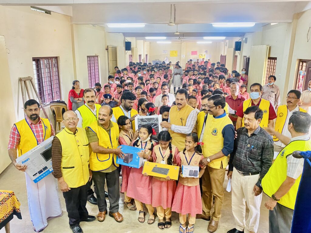 The Lions Club of Rajadhani Thrissur adoption a school, distributing computers as part of the Lions Club Project, guided by Lion James Valappila PMJF, District 318D..Lion Club Kerala.Featured by www.jamesvalappila.com and authored by Lion James Valappila PMJF
Lions Club Project ,District 318d,Lions District 318d,
Lions Club India
Lions Club India,
Lions Club Kerala,
Lions Club Activities Project,Lions Childhood Cancer Project,
Lions Club Environment Project,
Lions Vision Project