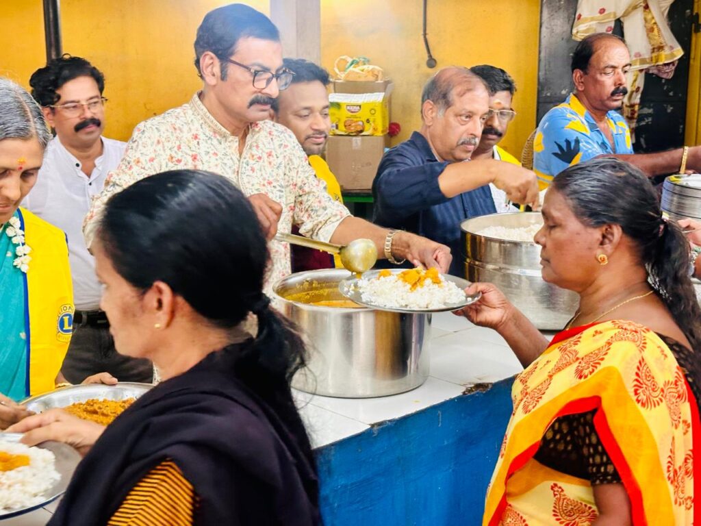 Image of .The Lions Club of Thrissur Cooperation organised the Manna Hunger Free City as part of the Lions Relieving Hunger Project and conducted the Onam Celebration. led by Lion District Governor James Valappila, PMJF..