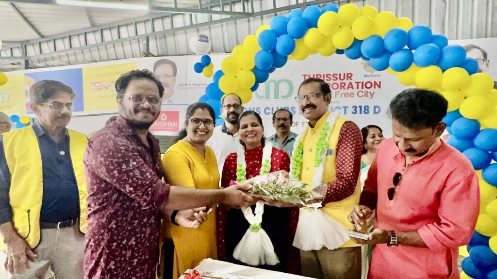 image of The Lions Club We Serve of Thrissur Cooperation has celebrated Joy of Service and organised "We Serve" as part of the Lions relieving hunger project , led by Lion District Governor James Valappila, PMJF. The Lions District Governor James Valappila's wedding anniversary was celebrated by Lions members, and food was distributed to those who needed it as part of the Lions Hunger Project.